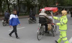Người đi bộ vượt đèn đỏ bị phạt đến 250.000 đồng