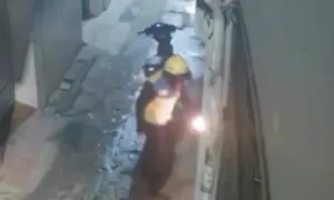 Ném chai xăng đốt căn nhà có 6 người đang ngủ lúc nửa đêm