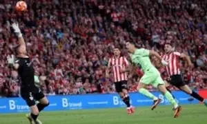 Lewandowski cán mốc 100 bàn tại Barca